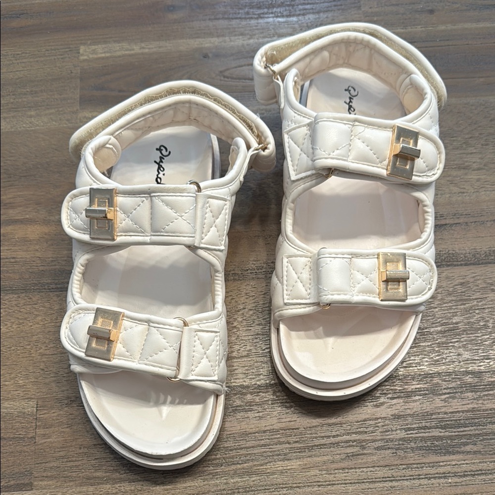 Sandals - Picture 4 of 5